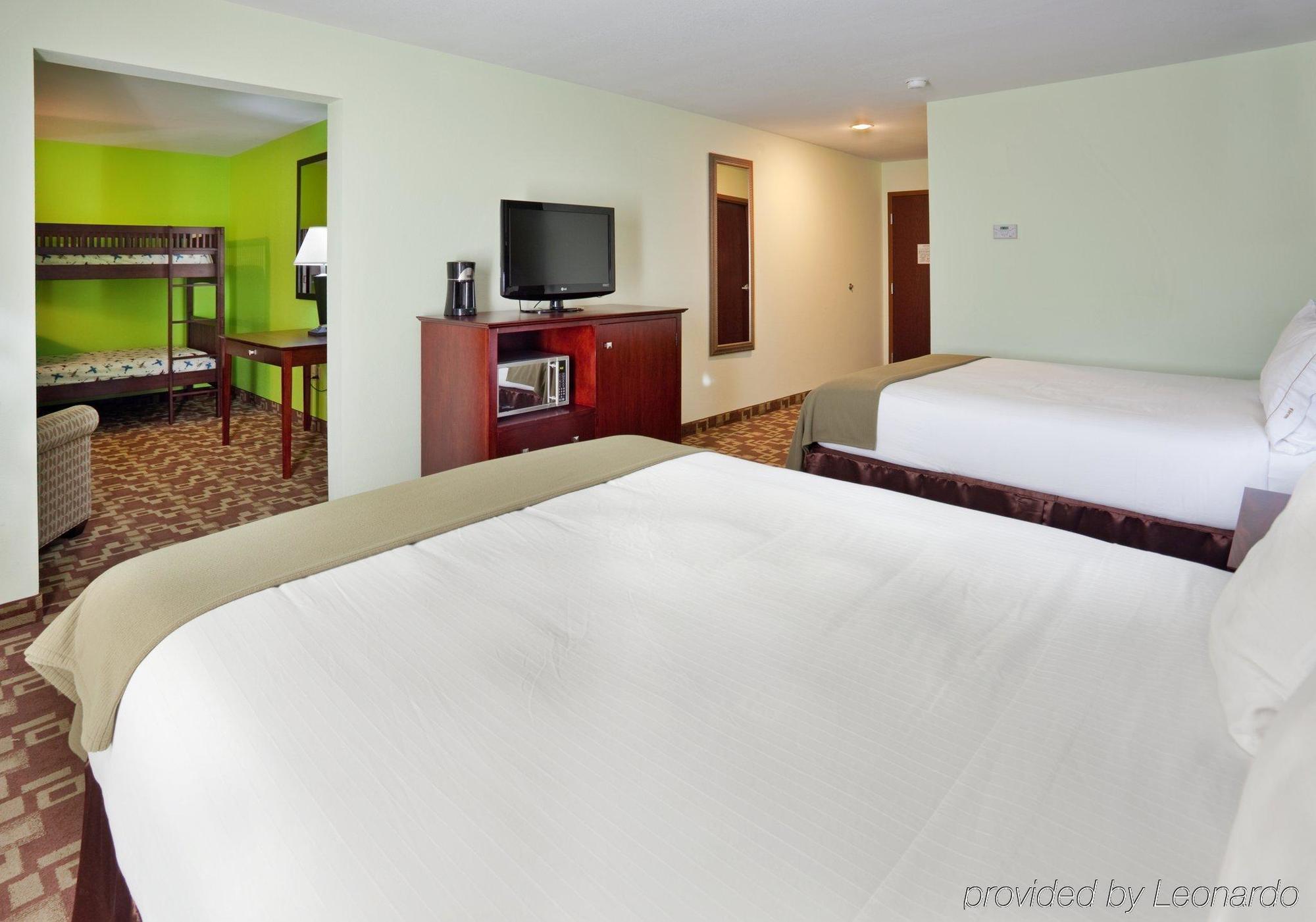 Holiday Inn Express Hotel & Suites St. Charles By Ihg Saint Charles Habitación foto