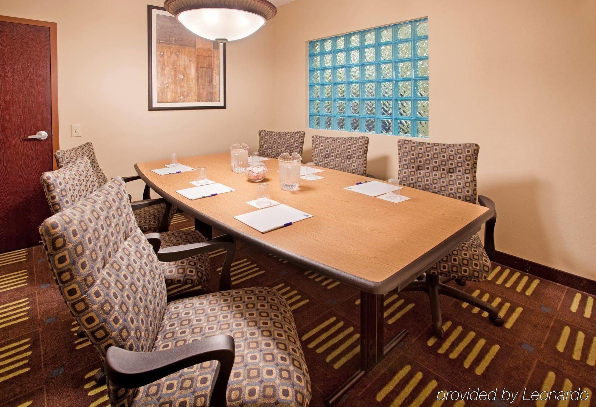 Holiday Inn Express Hotel & Suites St. Charles By Ihg Saint Charles Facilidades foto